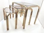 Set bijzettafels - Metaal, Glas - Drie bijzettafeltjes, Antiek en Kunst
