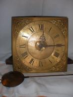 Horloge flamande au modèle anglais avec réveil à cloche. -, Antiquités & Art