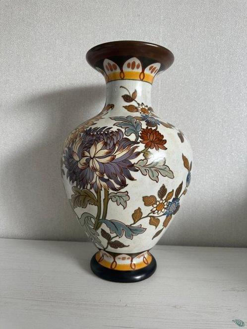 Plateelbakkerij Zuid-Holland - Vaas - Aardewerk - Chrysanten, Antiek en Kunst, Antiek | Glaswerk en Kristal