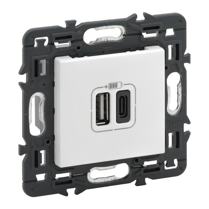 Legrand Stopcontact met 2x USB Type A+C Volledig apparaat, Doe-het-zelf en Bouw, Elektriciteit en Kabels, Verzenden