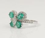 Cocktailring - 14 karaat Witgoud - 1.63ct. tw. Smaragd -