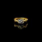 Oud-Romeins Ring met draadomwikkelde Romeinse blauwe glas