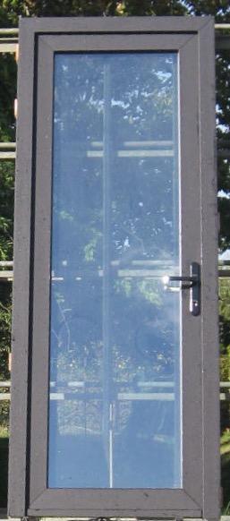pvc buitendeur , achterdeur , deur 93 x 237 wit / zwart 9005 beschikbaar voor biedingen