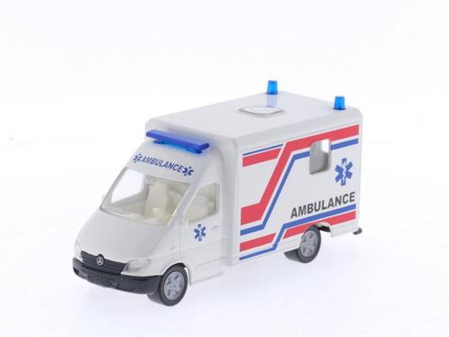 Schaal 1:55 Siku 2020 ambulance #5086 (Automodellen), Hobby & Loisirs créatifs, Voitures miniatures | Échelles Autre, Enlèvement ou Envoi