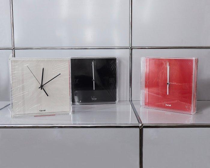 Horloge murale - Kartell - Philippe Starck & Eugeni Quitllet, Antiek en Kunst, Antiek | Meubels | Stoelen en Sofa's