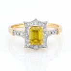 IGI Certified-Fancy Yellow Diamond 1.05 Cts - Diamond 0.24, Handtassen en Accessoires, Edelstenen, Nieuw