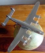 AM Lockheed L-1049 Super Constellation op wereldbol, Antiek en Kunst