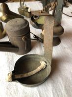 Olielamp (9) - Gegoten messing, Gepatineerd brons, blik -