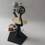 Celestial and terrestrial globes - Lampe de planétarium, Antiquités & Art