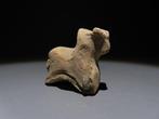 Midden-Oosten Terracotta Bovid figuur. 3e millennium v.Chr..