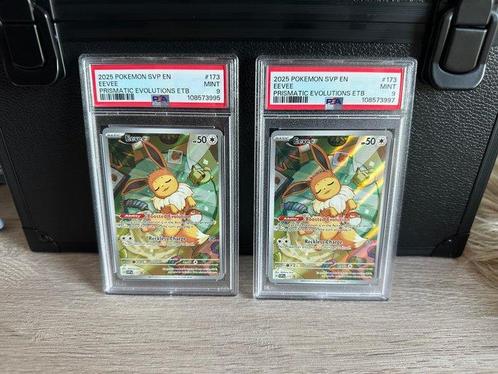Pokémon - 2 Graded card - 2 CARDS Eevee 173 SVP Prismatic, Hobby en Vrije tijd, Verzamelkaartspellen | Pokémon
