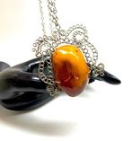 Grote vintage Baltische amber hanger halsketting van 25,5 g