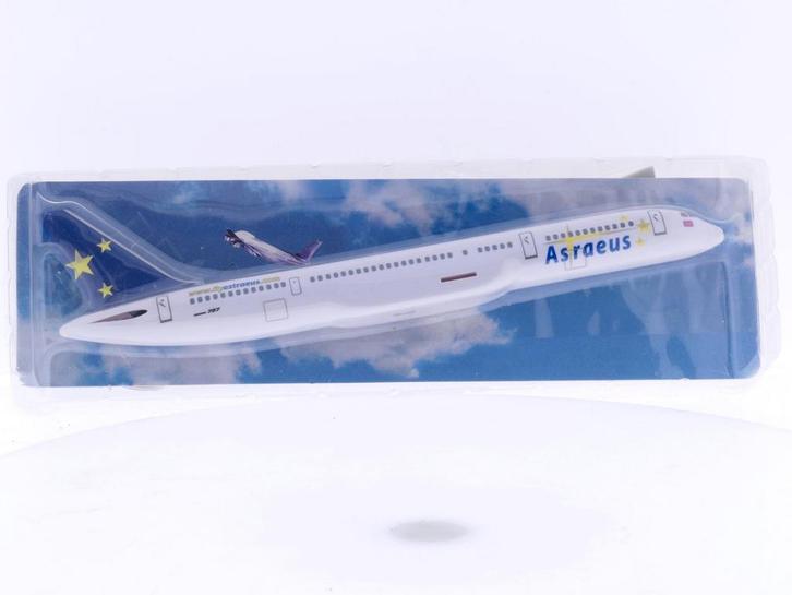 Schaal 1:200 PPC Holland 06060126 Boeing B757-200 Astrae..., Hobby en Vrije tijd, Modelbouw | Vliegtuigen en Helikopters, Gebruikt