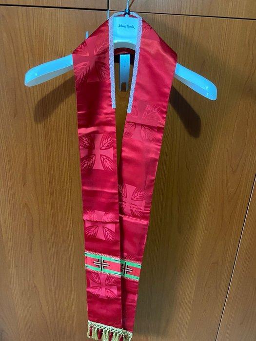 Katholieke priesterlijke casula met bijpassende stola in, Antiek en Kunst, Antiek | Boeken en Manuscripten