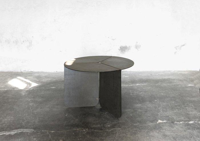 Matteo Giustozzi - Table basse - 120 - tôle brute - Fer, Antiquités & Art, Art | Objets design