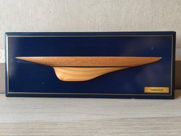 Bateau miniature à demi-coque - Endeavour 1934, Antiquités & Art