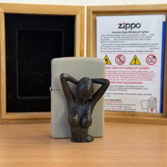 Zippo - BUSTO - Zonder Minimumprijs - Aansteker - Brons, Verzamelen, Rookartikelen, Aanstekers en Luciferdoosjes
