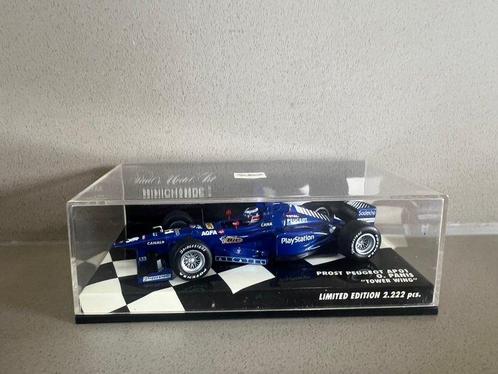 Minichamps 1:43 - Modelauto - Lot ot 2 x F1 and Figurine of, Hobby en Vrije tijd, Modelauto's | 1:5 tot 1:12