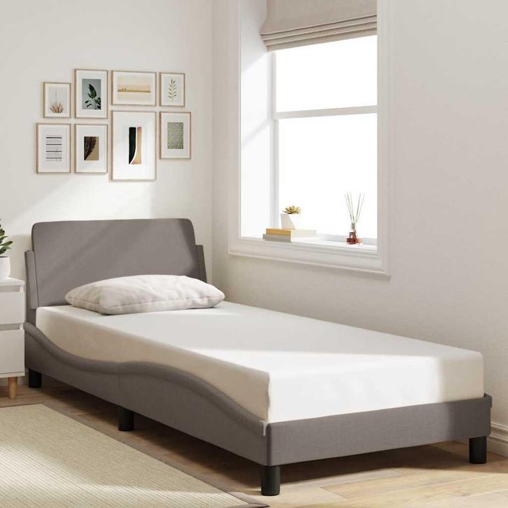 Taupe Bedframe 80x200cm 2e kansje. OP = OP!, Huis en Inrichting, Slaapkamer | Bedden, 80 cm, 200 cm, Beige, Nieuw, Stof, Eenpersoons