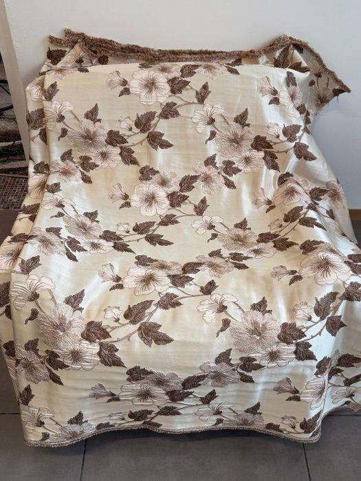 Inktbloei – zijde lampasso met scenografisch bloemrijk, Antiek en Kunst, Antiek | Tapijten, Tafelkleden en Textiel