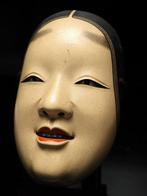 Zeer mooi Ko-omote masker, gesigneerd - Hout, Lak - Tasaki