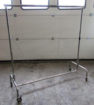 Kledingrek, Display, B144 tot 220 x D55 x H156cm beschikbaar voor biedingen