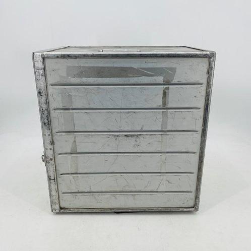 Driessen Aviation - TUI Group - Conteneur - Flight-case pour, Antiek en Kunst, Antiek | Wandborden en Tegels
