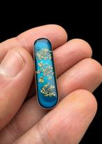 Zeer vreemde speld van ambachtelijke kostuumsieraden met