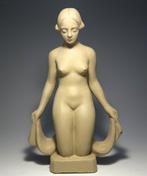 László Kmves - sculptuur, Art Deco Woman with Veil