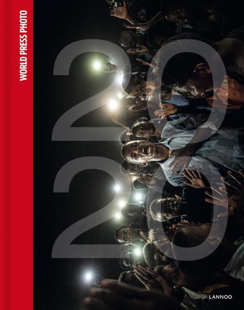 World Press Photo 2020 9789401467056 World Press Photo, Boeken, Kunst en Cultuur | Fotografie en Design, Zo goed als nieuw, Verzenden