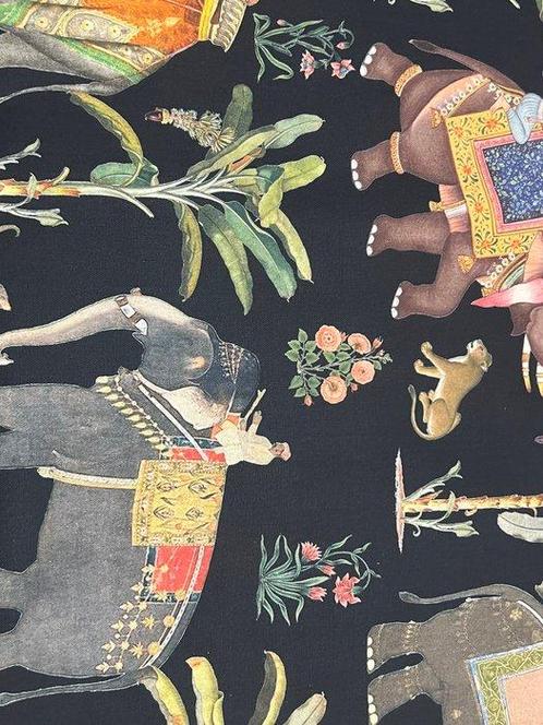 Royal Exoticism – Oeko Tex-stof met versierde, Antiek en Kunst, Antiek | Tapijten, Tafelkleden en Textiel