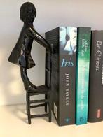 Andrea by Sadek - sculptuur, ‘Meisje op stoel’ ‘Girl on