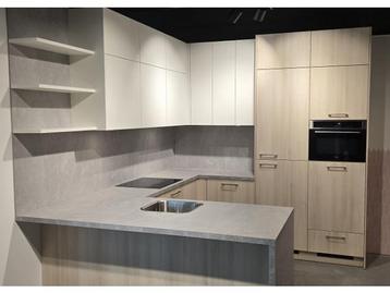 Veiling - Nieuwe Bruynzeel U-Keuken inclusief apparatuur beschikbaar voor biedingen