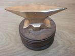 Lot de 3 anciennes petites enclumes (anvils) sur socle : 1, Antiek en Kunst