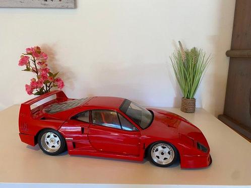 Pocher 1:8 - Voiture miniature - Ferrari F40, Hobby en Vrije tijd, Modelauto's | 1:5 tot 1:12