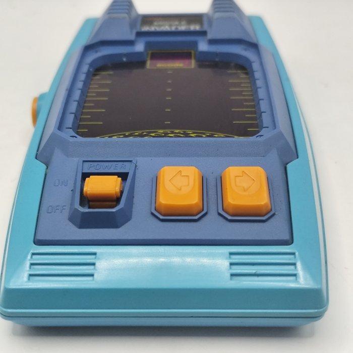 Bandai - LCD handheld - Missile Invader - Handheld gaming, Consoles de jeu & Jeux vidéo, Consoles de jeu | Accessoires Autre