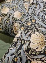 William Morris luxe gestoffeerde kussens, set van twee
