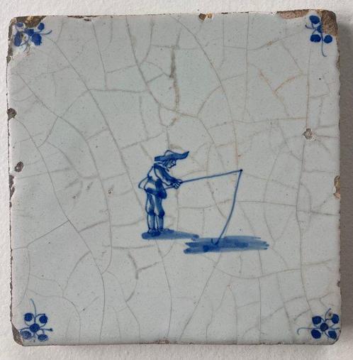 Carreau - Ancienne carreau de Delft en bleu avec un pêcheur, Antiek en Kunst, Antiek | Glaswerk en Kristal