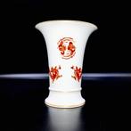 Meissen - First Choice - Trumpet Vase - Red Court Dragon, Antiek en Kunst