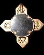 Croix gothique hermétique utilisée comme talisman ésotérique