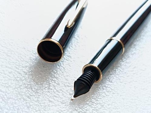 Parker - Penna Stilografica Parker Sonnet IIII Laque Thuya -, Verzamelen, Pennenverzamelingen