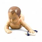 Royal Copenhagen - Beeldje - Toddler with sock trying to, Antiek en Kunst