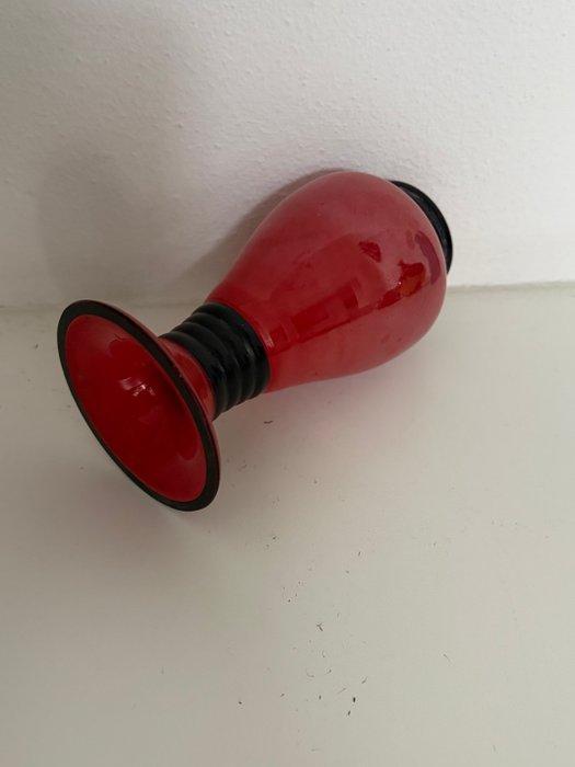 Jean Beck - Vaas - iriserende rode glazen vaasje - Glas, Antiek en Kunst, Antiek | Glaswerk en Kristal