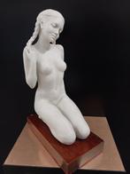 Capodimonte - Pina Borrelli - Figure - Naked girl with, Antiek en Kunst