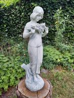 sculptuur, Standing Woman with Flowers in Art Deco Style -