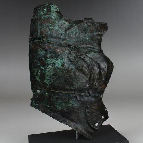 Oud-Romeins Brons Militaire wangstuk van een helmfragment, Verzamelen, Mineralen en Fossielen