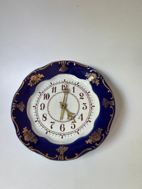 Bord - Porselein - Zsolnay bordklok, Antiek en Kunst, Antiek | Glaswerk en Kristal