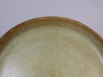 Unusual Flat Saucer with Spur Marks - Penseelwasser -, Antiek en Kunst