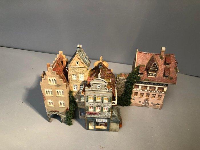 Faller, Noch H0 - B106 - Modeltreingebouwen (4) - Oud, Hobby en Vrije tijd, Modeltreinen | H0