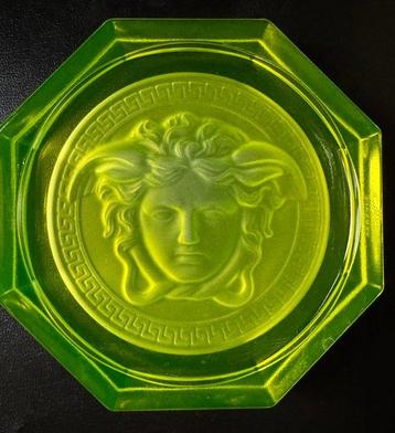Versace Rosenthal Medusa Yellow Glass coaster with box -, Antiek en Kunst